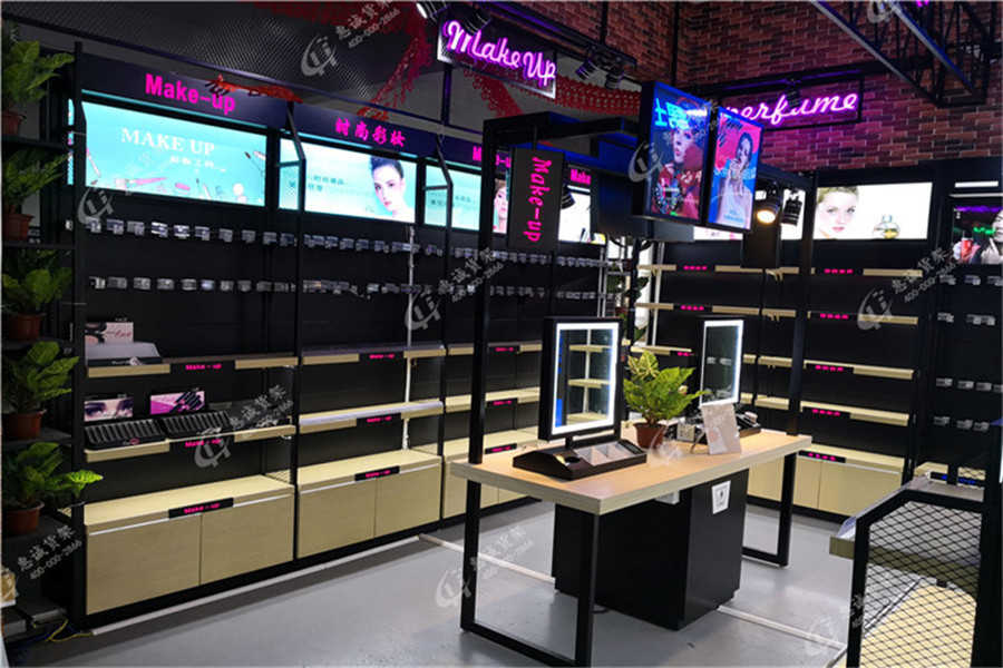 展柜這樣陳列，瞬間美翻美妝店！
